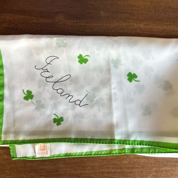 Brendan IRELAND Scarf Irish Shamrock Celtic Souvenir Clover - Picture 1 of 5